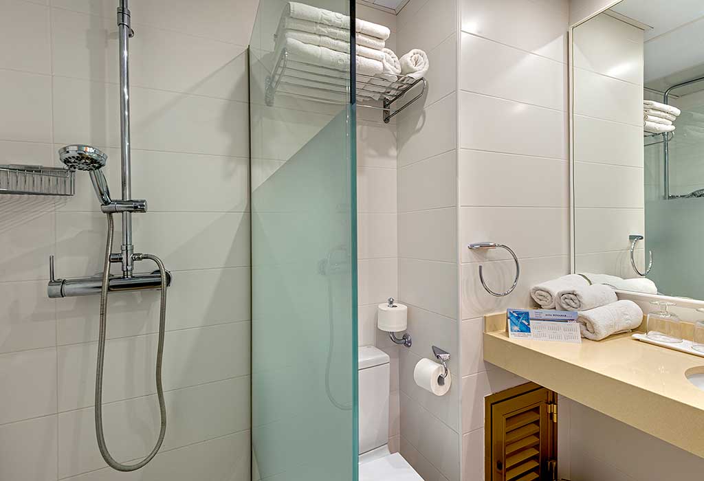 double room front sea view hotel biniamar double room front sea view hotel biniamar cala millor